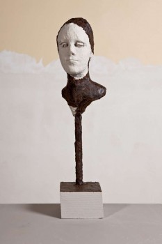 Untitled 2011 argile sèche cire 52x15x15 cm